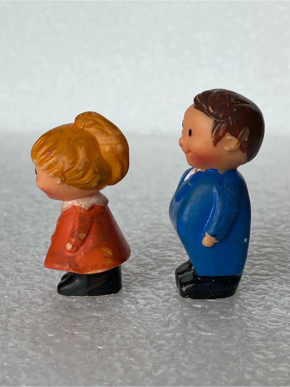 Set of 2 Vintage Samsonite Plastic Toy Figures Little People Made in Hong Kong